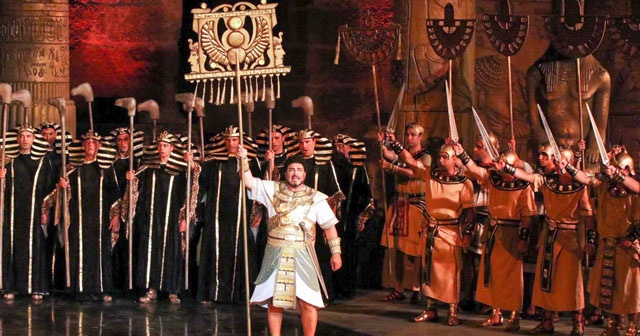 Uluslararası Aspendos Opera ve Bale Festivali 2000 yıllık antik tiyatroda başladı