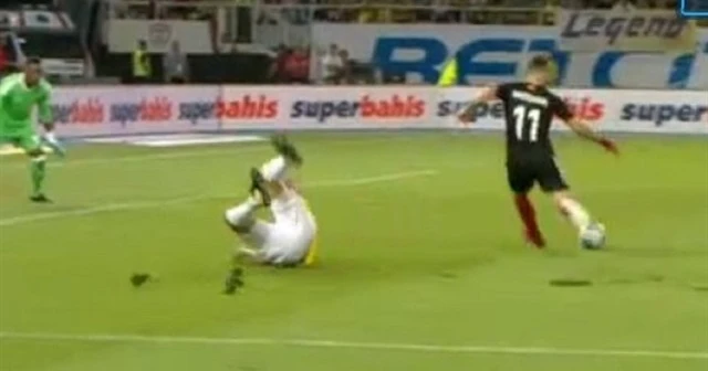 Vardar'ın golünde tepki çeken detay