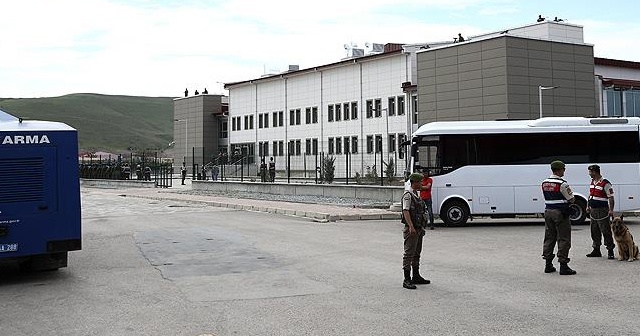 &#039;Kaçın FETÖ&#039;cüler darbe yapıyor&#039;