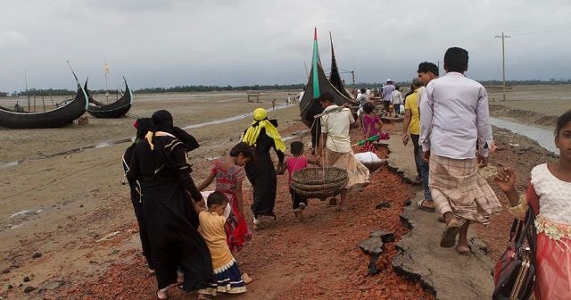 &#039;Myanmar Bangladeş sınırına mayın döşedi&#039;