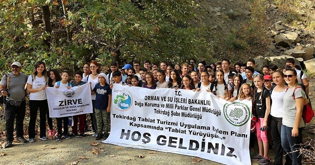 107 öğrenci 10 kilometre yürüdü