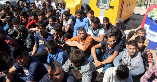 Sivas&#039;ta 118 kaçak göçmen yakalandı