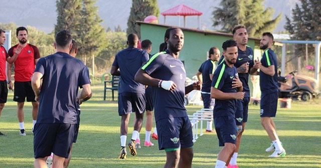 Akhisarspor, Konya deplasmanına çıkıyor