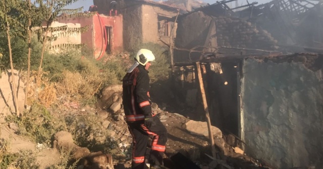 Ankara&#039;da korkutan yangın