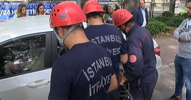 Bakırköy&#039;de biri bebek iki çocuk araç içinde mahsur kaldı