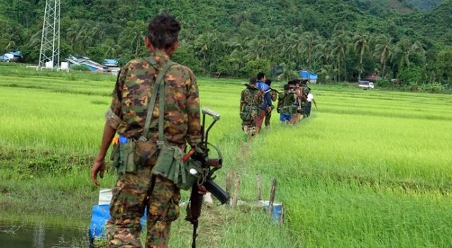 Bangladeş'ten Myanmar'da 'güvenli bölge' önerisi