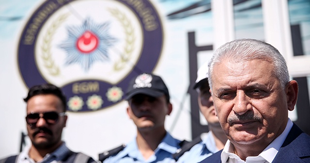 Başbakan Yıldırım telsizden polislerin bayramını kutladı