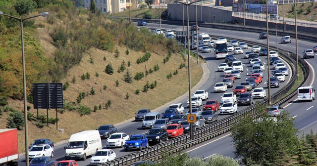 Bayram tatili dönüş çilesi TEM&#039;de başladı