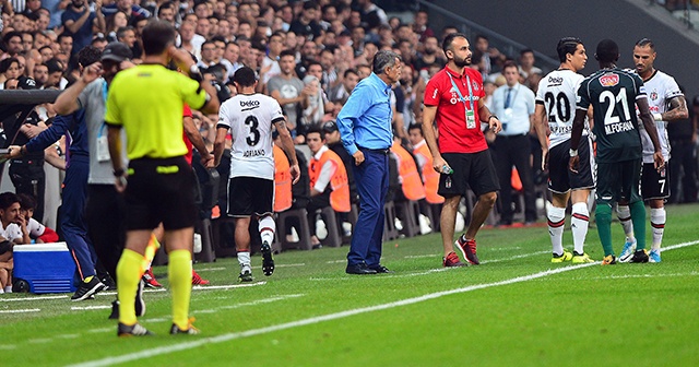 Beşiktaşlı Adriano sakatlandı