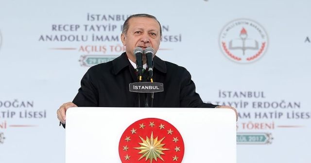 Cumhurbaşkanı Erdoğan, mezun olduğu okulda konuştu