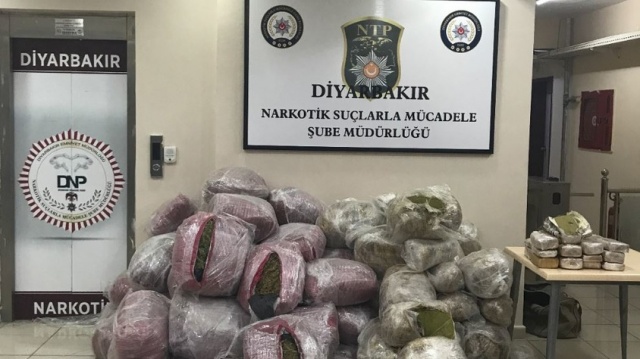 Diyarbakır'da 637 kilogram esrar ele geçirildi