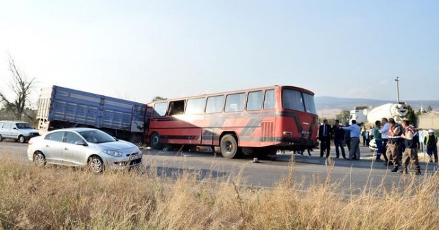 Eskişehir&#039;de trafik kazası: 13 yaralı