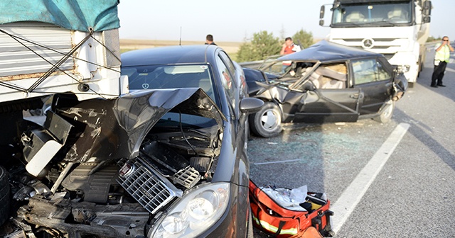 Eskişehir&#039;de zincirleme trafik kazası: Çok sayıda yaralı var