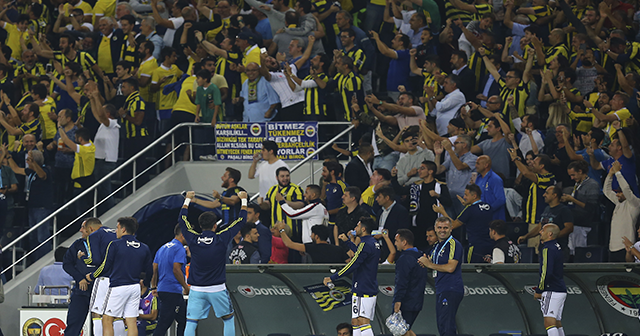 Fenerbahçe tribününde kavga çıktı