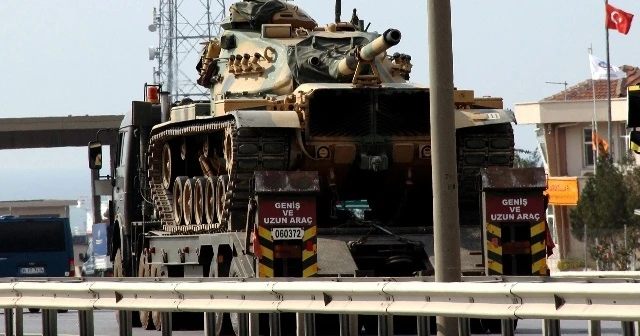 Hatay'da sınıra askeri sevkiyat