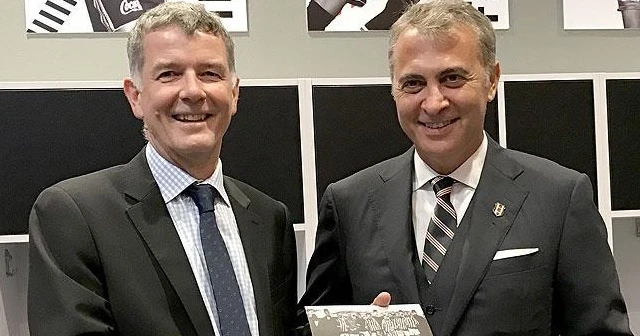 İngiltere'nin Ankara Büyükelçisi Moore Beşiktaş kongre üyesi oldu