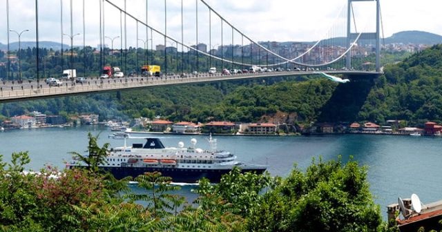 İstanbul Boğazı geçişlere kapatıldı