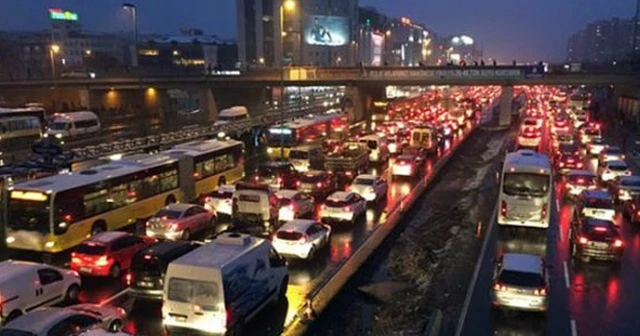 İstanbul'da akşam trafiğine dikkat!