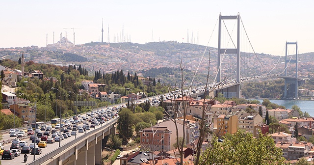 İstanbul’da bayram ziyaretleri trafik yoğunluğunu geri getirdi