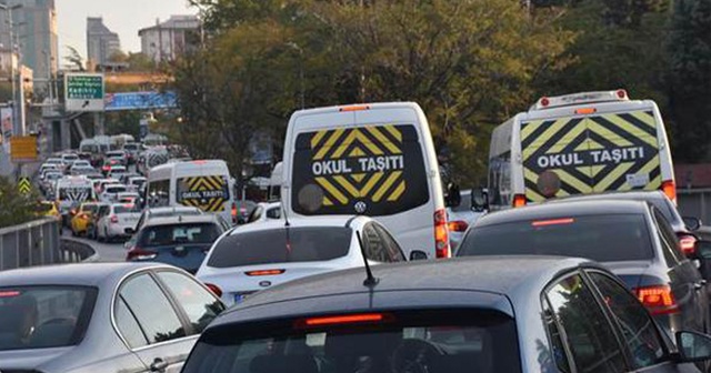 İstanbul trafiğinde okul servisi yoğunluğu yeniden başladı