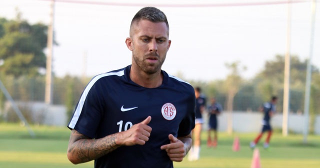 Menez: &#039;Büyük galibiyetler alıp tarih yazmak için geldik&#039;