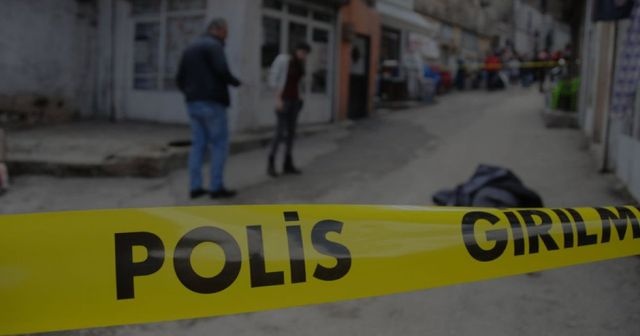 Konya&#039;da bir kişi &quot;Silikon damlattığı&quot; iddiasıyla bıçaklanarak öldürüldü