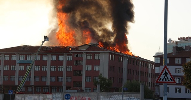 Konya&#039;da lise ve öğrenci yurdunda yangın