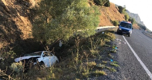 Konya&#039;da otomobil ile motosiklet çarpıştı: 1 ölü, 4 yaralı