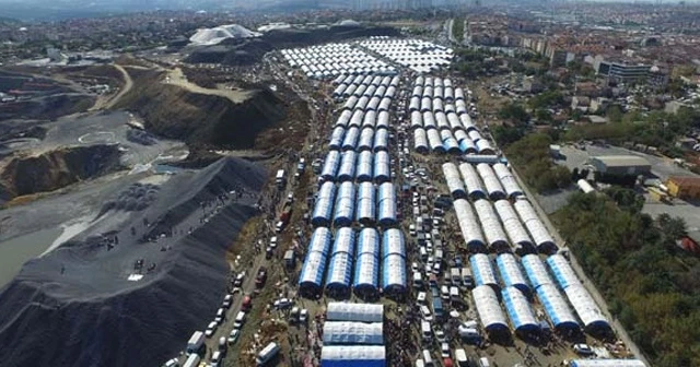 Kurban kesim merkezleri ve çevresinde izdiham var
