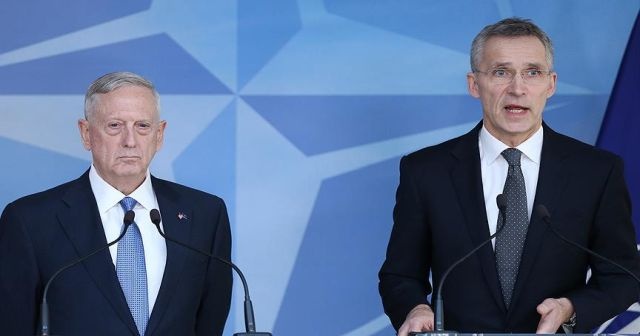 Mattis ve Stoltenberg Afganistan&#039;da