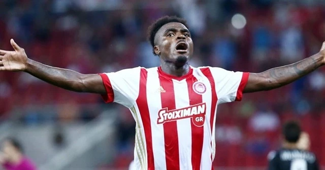 Olympiakos kupada Emenike ile kazandı