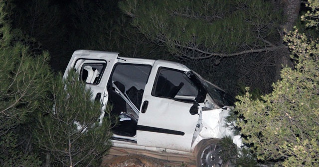 Polis-hırsız kovalamasında her iki araç da kaza yaptı