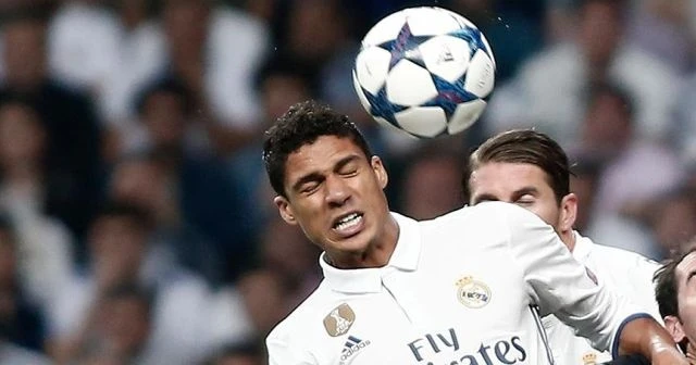 Real Madrid Varane ile sözleşme yeniledi