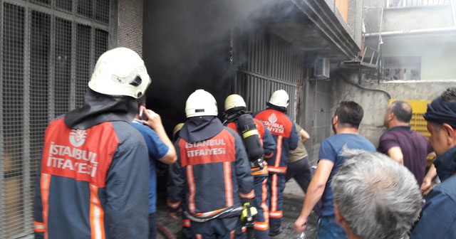 Sultangazi’de tekstil atölyesinde yangın