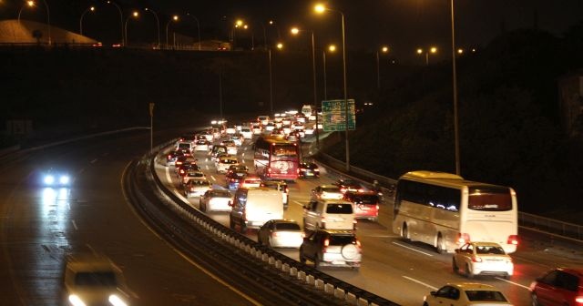 Tatil dönüşü yoğunluğu TEM&#039;de devam ediyor