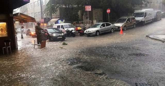 Tekirdağ’da sağanak yağış başladı