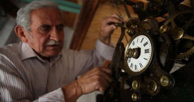 118 yıllık saat kulesinin bakımı Hasan ustaya emanet