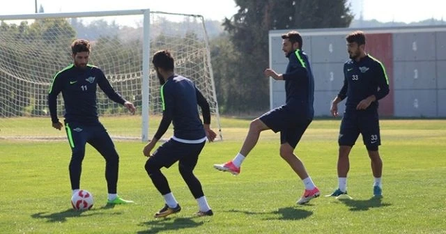 Akhisarspor mola vermeden antrenmanlara başladı