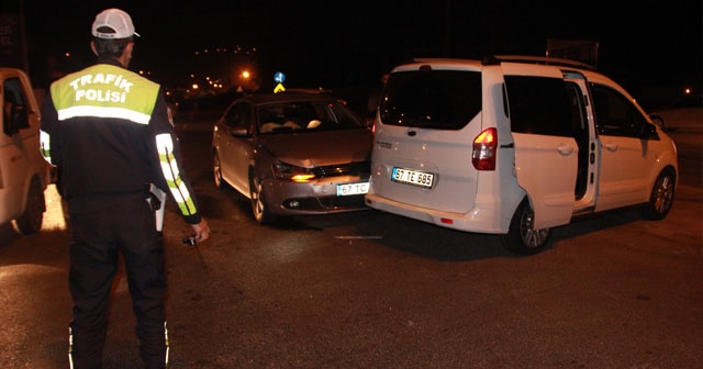 Alkollü sürücü polis aracına çarptı: 2’si polis 5 yaralı