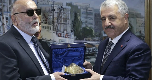 Bakan Arslan Atina'da duyurdu! 'Feribot yasağı kalkı'