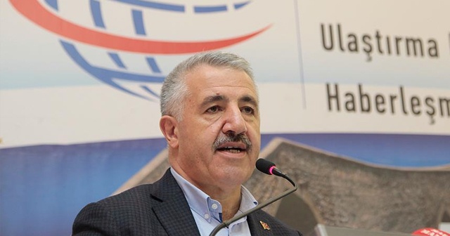 Bakan Arslan: Türkiye&#039;yi dünya ticaretinin merkezine oturtmalıyız