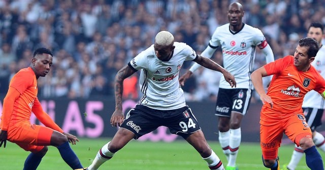 Beşiktaş, Başakşehir'den 1 puanı son anda kaptı