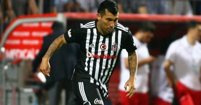 Beşiktaş&#039;tan Medel açıklaması