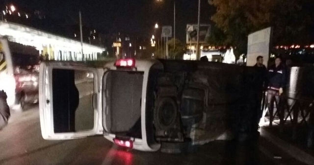 Bursa’da bir araç takla attı, 1kişi yaralandı.