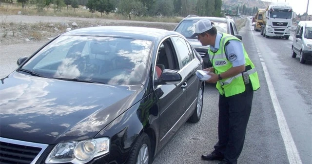 Çakarlı araçlara yasak geldi