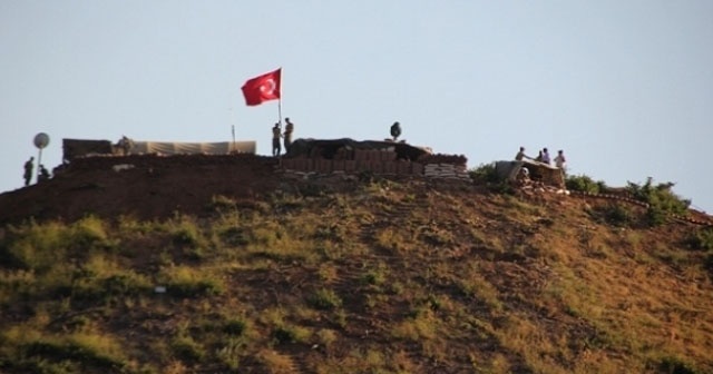 Çukurca&#039;da üs bölgesine saldırı: 1 asker yaralı