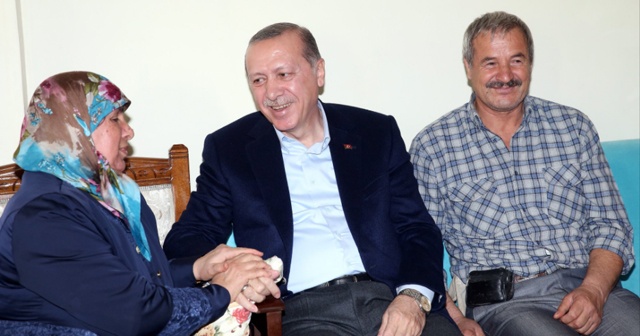 Cumhurbaşkanı Erdoğan’dan sürpriz çay ziyareti