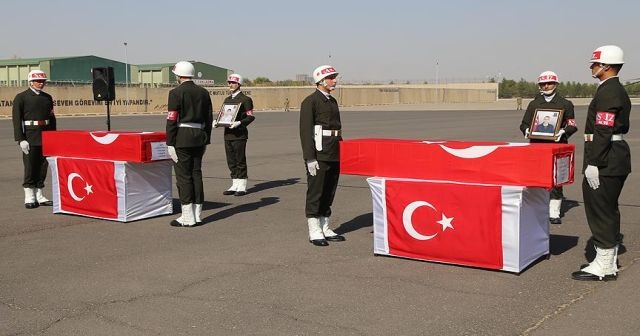 Diyarbakır&#039;da şehit düşen güvenlik korucuları için tören düzenlendi