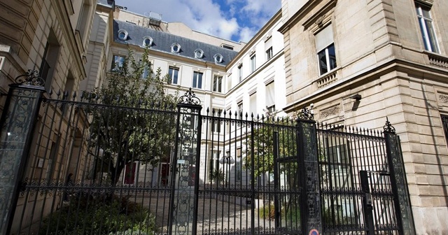 Fransa&#039;da Sosyalist Parti binası satışa çıktı!