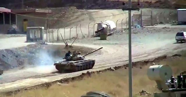 İran, Irak sınırına tank gönderiyor